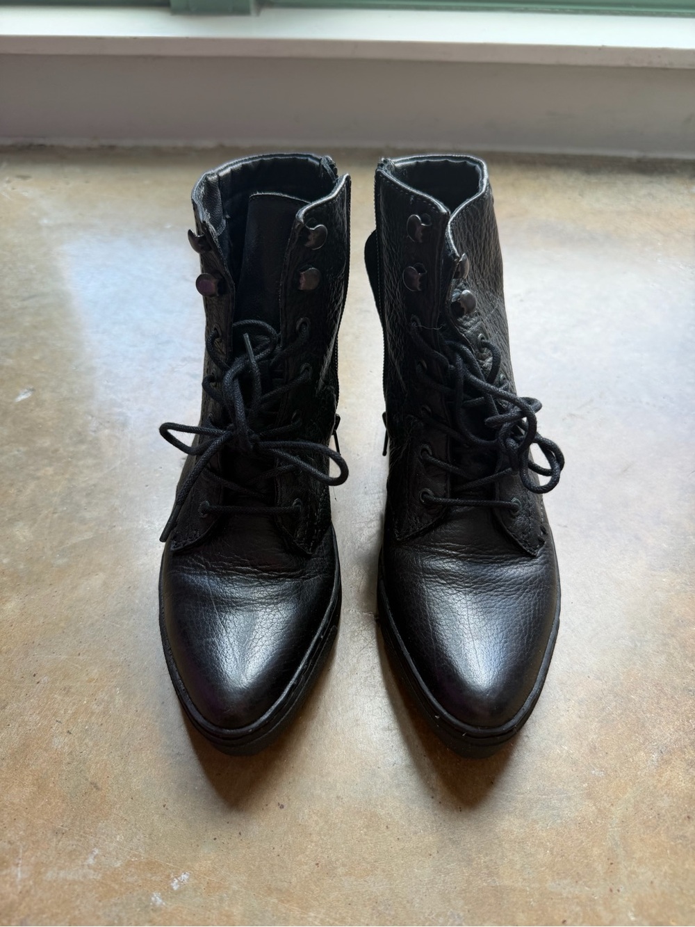Steve Madden Black Lace-Up Pointed Toe Ankle Boots